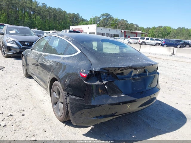 44713538 :رقم المزاد ، 5YJ3E1EA2JF151835 vin ، 2018 Tesla Model 3 Long Range/mid Range مزاد بيع