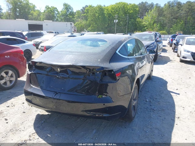 44713538 :رقم المزاد ، 5YJ3E1EA2JF151835 vin ، 2018 Tesla Model 3 Long Range/mid Range مزاد بيع