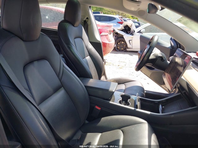44713538 :رقم المزاد ، 5YJ3E1EA2JF151835 vin ، 2018 Tesla Model 3 Long Range/mid Range مزاد بيع