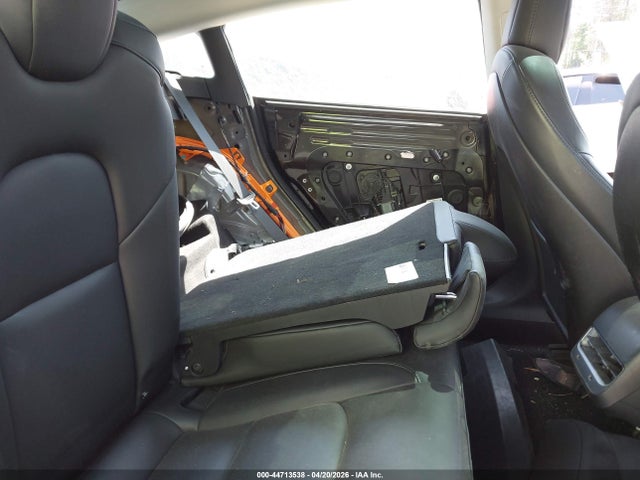44713538 :رقم المزاد ، 5YJ3E1EA2JF151835 vin ، 2018 Tesla Model 3 Long Range/mid Range مزاد بيع