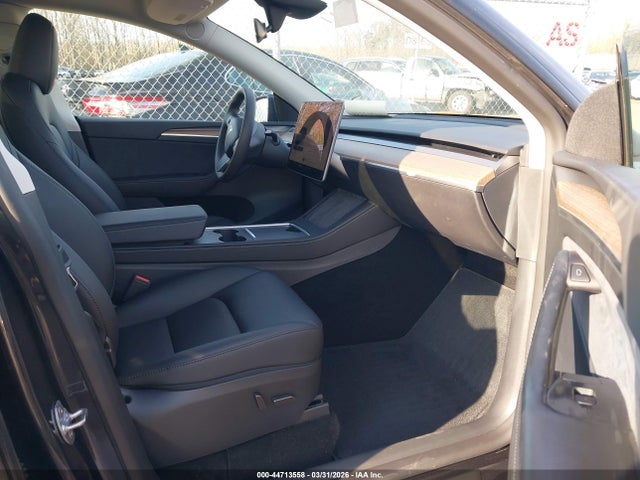 44713558 :رقم المزاد ، 7SAYGDEE8SF308714 vin ، 2025 Tesla Model Y Long Range Dual Motor All-wheel Drive مزاد بيع