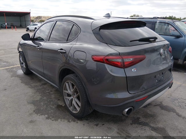 44713597 :رقم المزاد ، ZASFAKNN5J7B81765 vin ، 2018 Alfa Romeo Stelvio Ti Sport Awd مزاد بيع