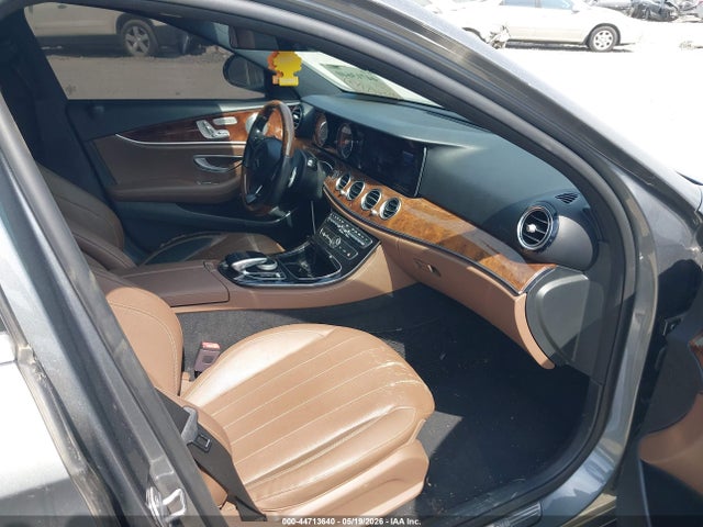Продажа на аукционе авто 2017 Mercedes-benz E 300, vin: WDDZF4JB9HA196867, номер лота: 44713640