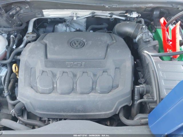 2018 Volkswagen Tiguan 2.0t Se/2.0t Sel მანქანა იყიდება აუქციონზე, vin: 3VV2B7AX8JM113668, აუქციონის ნომერი: 44713741
