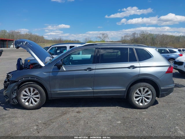 2018 Volkswagen Tiguan 2.0t Se/2.0t Sel მანქანა იყიდება აუქციონზე, vin: 3VV2B7AX8JM113668, აუქციონის ნომერი: 44713741
