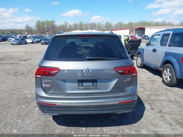 2018 Volkswagen Tiguan 2.0t Se/2.0t Sel მანქანა იყიდება აუქციონზე, vin: 3VV2B7AX8JM113668, აუქციონის ნომერი: 44713741