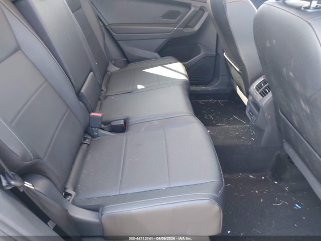 2018 Volkswagen Tiguan 2.0t Se/2.0t Sel მანქანა იყიდება აუქციონზე, vin: 3VV2B7AX8JM113668, აუქციონის ნომერი: 44713741