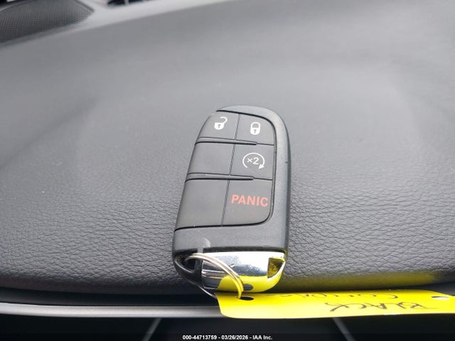44713759 :رقم المزاد ، 3C4NJDBB4LT168577 vin ، 2020 Jeep Compass Altitude 4x4 مزاد بيع
