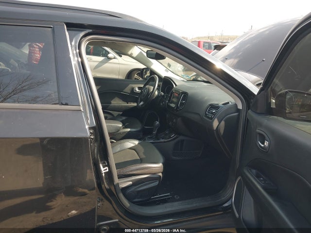 44713759 :رقم المزاد ، 3C4NJDBB4LT168577 vin ، 2020 Jeep Compass Altitude 4x4 مزاد بيع