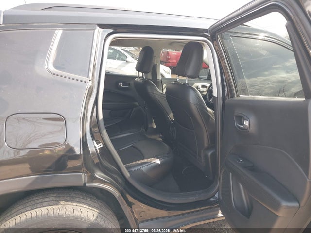 44713759 :رقم المزاد ، 3C4NJDBB4LT168577 vin ، 2020 Jeep Compass Altitude 4x4 مزاد بيع