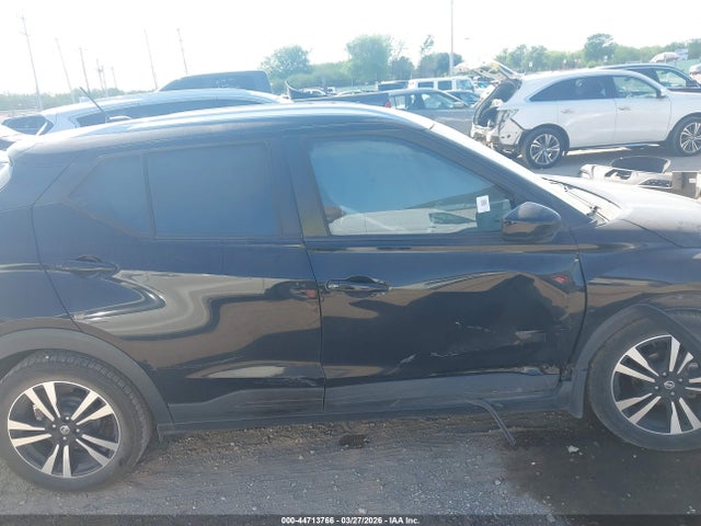 3N1CP5CUXKL494865 Nissan KICKS SV