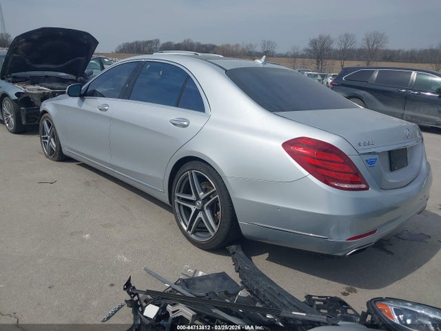 2015 Mercedes-benz S 550 4matic მანქანა იყიდება აუქციონზე, vin: WDDUG8FB6FA177133, აუქციონის ნომერი: 44713812