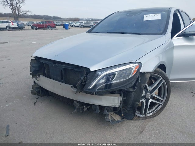 2015 Mercedes-benz S 550 4matic მანქანა იყიდება აუქციონზე, vin: WDDUG8FB6FA177133, აუქციონის ნომერი: 44713812