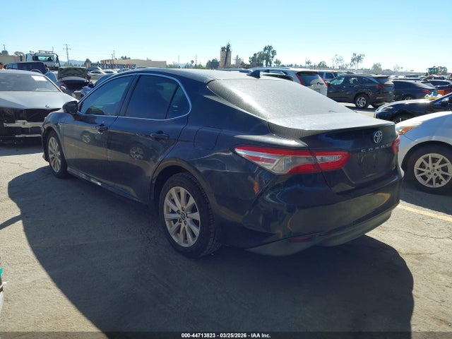 2019 TOYOTA CAMRY 4T1B11HK2KU776784 Photo 2