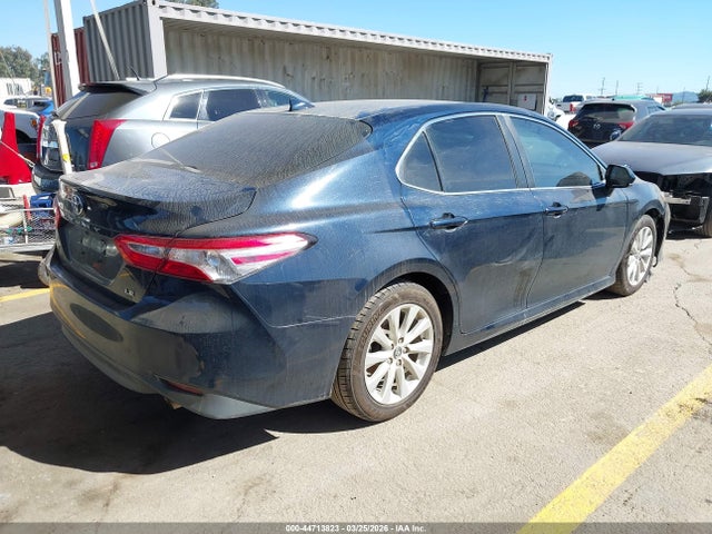 2019 TOYOTA CAMRY 4T1B11HK2KU776784 Photo 3