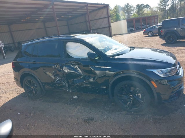 Aukcja sprzedaży 2024 Volkswagen Tiguan 2.0t Se R-line Black, vin: 3VVCB7AX4RM070981, numer aukcji: 44713864