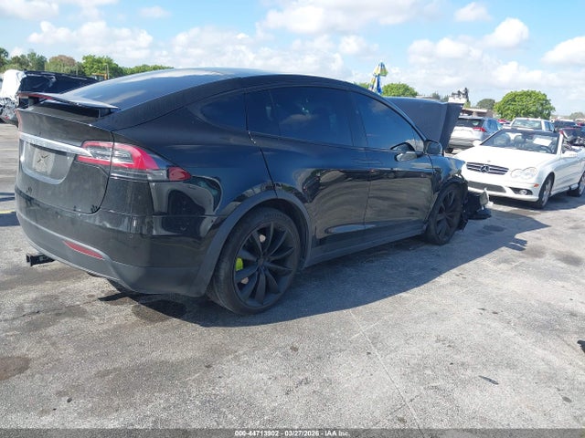 Tesla MODEL X 2018 5YJXCBE29JF128607 Image 4