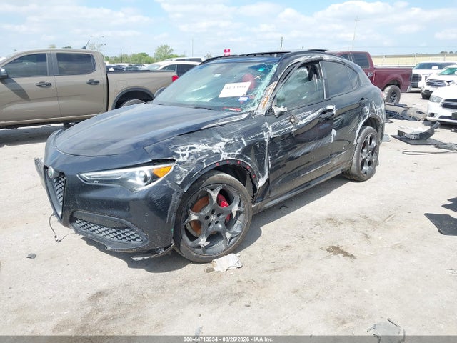 Продажа на аукционе авто 2023 Alfa Romeo Stelvio Veloce Awd, vin: ZASPAKBN8P7D64773, номер лота: 44713934