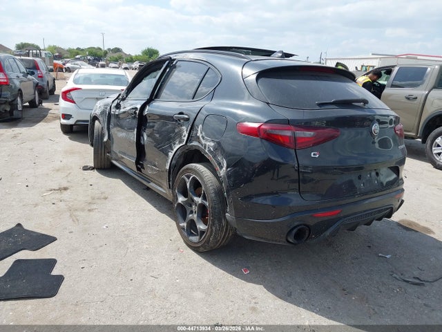 Продажа на аукционе авто 2023 Alfa Romeo Stelvio Veloce Awd, vin: ZASPAKBN8P7D64773, номер лота: 44713934