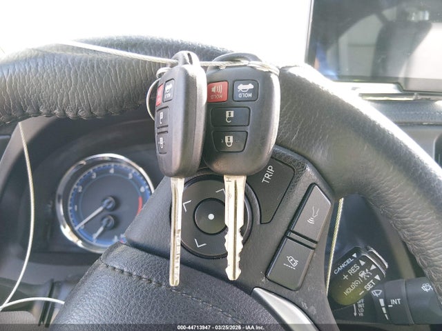 2T1BURHE2JC009078 Toyota COROLLA SE