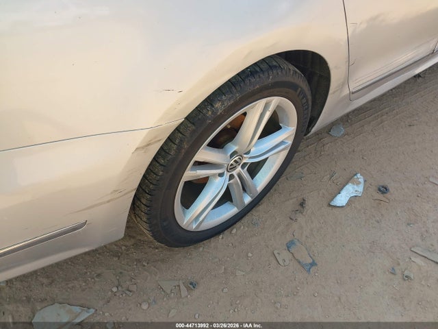 Aukcja sprzedaży 2014 Volkswagen Passat 2.0l Tdi Se, vin: 1VWBN7A35EC076392, numer aukcji: 44713992