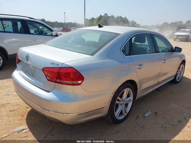 Aukcja sprzedaży 2014 Volkswagen Passat 2.0l Tdi Se, vin: 1VWBN7A35EC076392, numer aukcji: 44713992