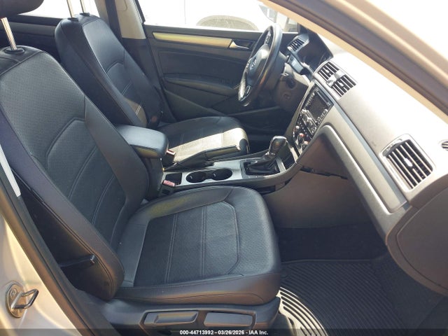 Aukcja sprzedaży 2014 Volkswagen Passat 2.0l Tdi Se, vin: 1VWBN7A35EC076392, numer aukcji: 44713992