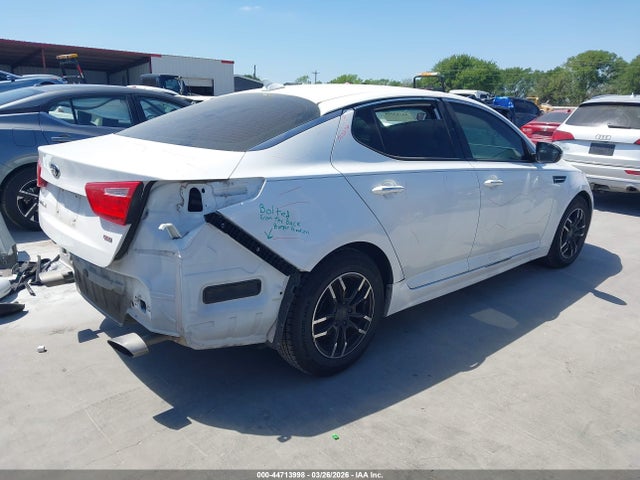 Auction sale of the 2015 Kia Optima Lx, vin: 5XXGM4A75FG352326, lot number: 44713998