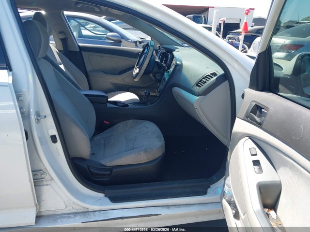Auction sale of the 2015 Kia Optima Lx, vin: 5XXGM4A75FG352326, lot number: 44713998