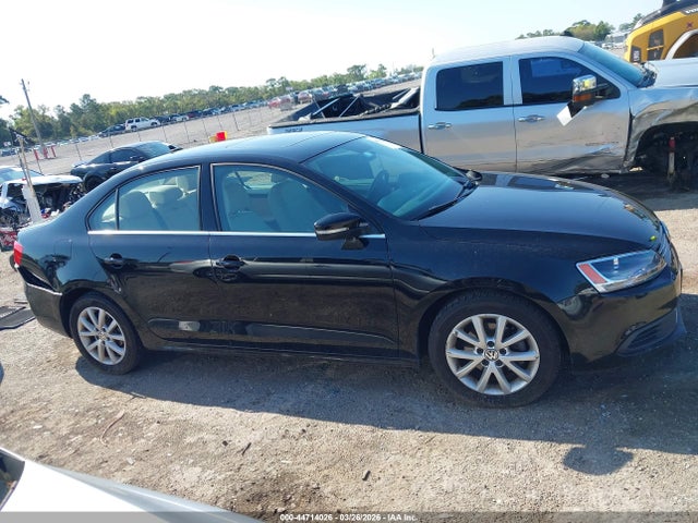 2014 Volkswagen Jetta 1.8t Se მანქანა იყიდება აუქციონზე, vin: 3VWD17AJ9EM390113, აუქციონის ნომერი: 44714026