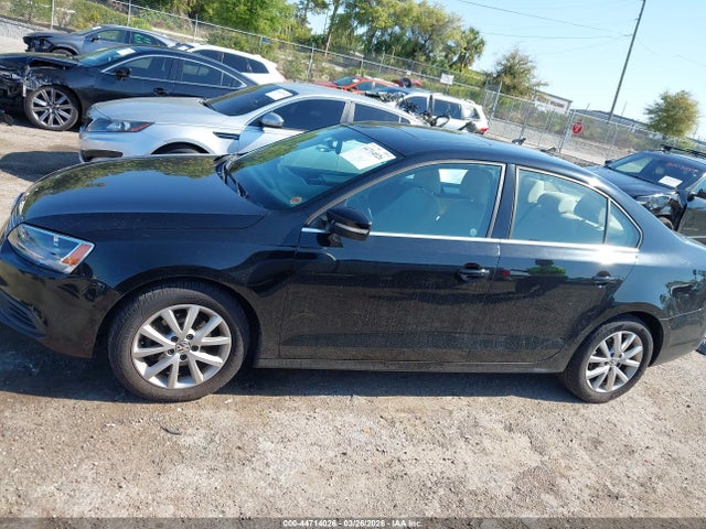 2014 Volkswagen Jetta 1.8t Se მანქანა იყიდება აუქციონზე, vin: 3VWD17AJ9EM390113, აუქციონის ნომერი: 44714026