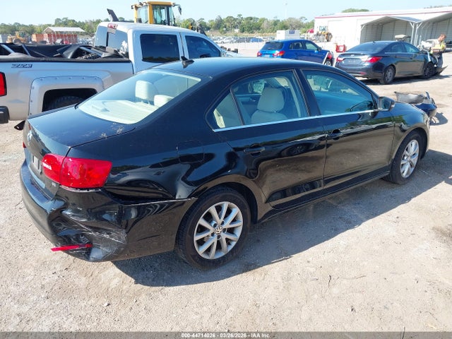 2014 Volkswagen Jetta 1.8t Se მანქანა იყიდება აუქციონზე, vin: 3VWD17AJ9EM390113, აუქციონის ნომერი: 44714026
