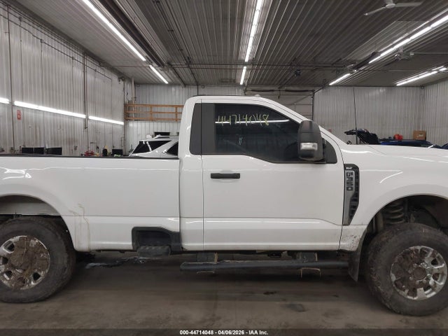 44714048 :رقم المزاد ، 1FTRF3BN9REF81465 vin ، 2024 Ford F-350 Xlt مزاد بيع