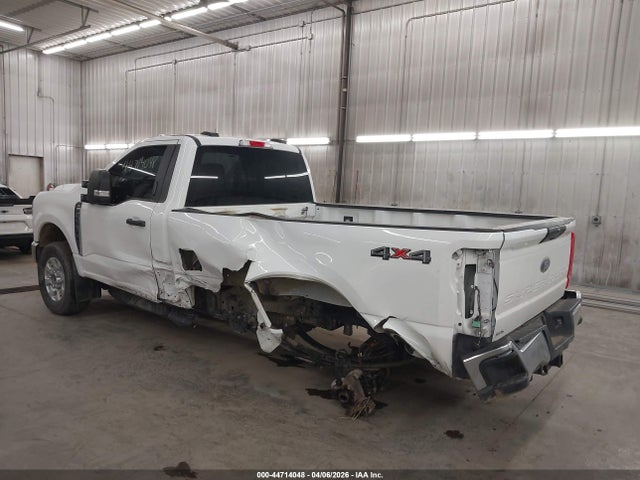 44714048 :رقم المزاد ، 1FTRF3BN9REF81465 vin ، 2024 Ford F-350 Xlt مزاد بيع