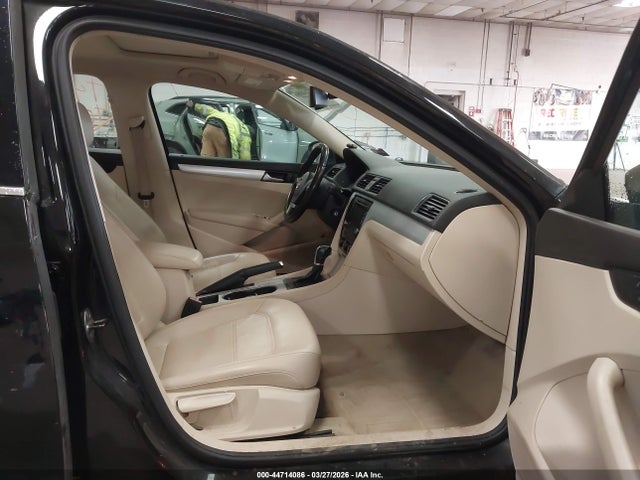 Продаж на аукціоні авто 2013 Volkswagen Passat 2.5l Se, vin: 1VWBP7A37DC049722, номер лоту: 44714086