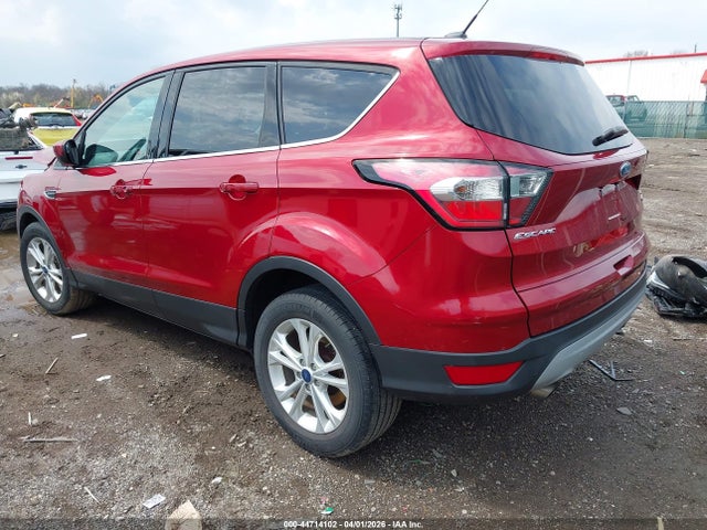 44714102 :رقم المزاد ، 1FMCU0GD1HUD50067 vin ، 2017 Ford Escape Se مزاد بيع
