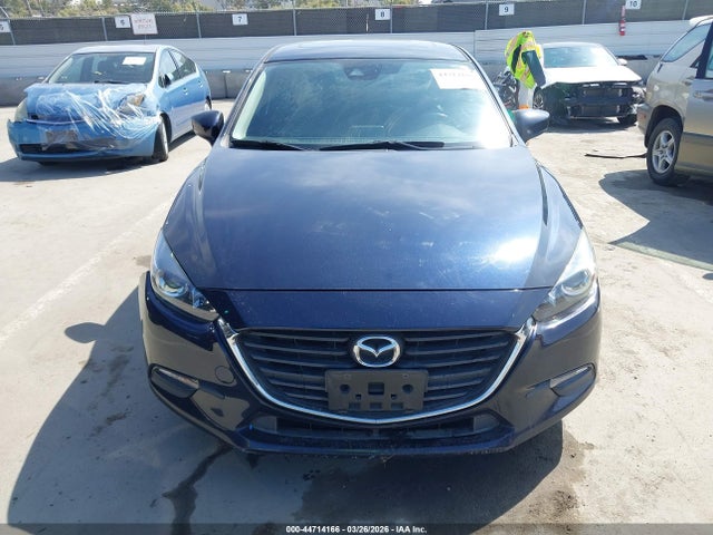 3MZBN1V37JM196565 Mazda Mazda3 Touring