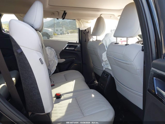 JA4J4WA81SZ035803 Mitsubishi Outlander Sel 2.5 S-awc