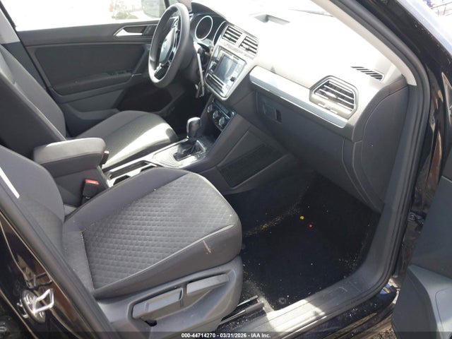 Продаж на аукціоні авто 2018 Volkswagen Tiguan 2.0t S, vin: 3VV1B7AX3JM010301, номер лоту: 44714270