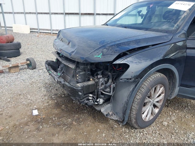 Продаж на аукціоні авто 2018 Volkswagen Tiguan 2.0t S, vin: 3VV1B7AX3JM010301, номер лоту: 44714270