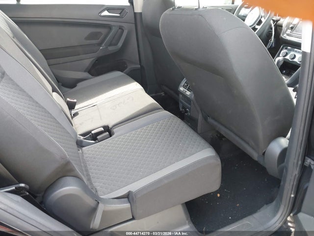 Продаж на аукціоні авто 2018 Volkswagen Tiguan 2.0t S, vin: 3VV1B7AX3JM010301, номер лоту: 44714270