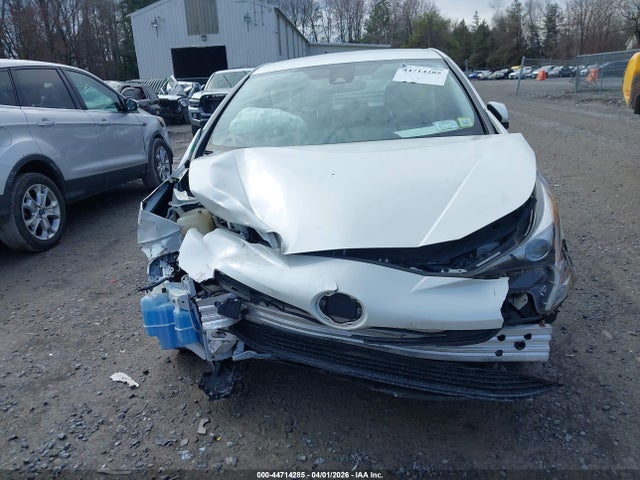 2017 TOYOTA PRIUS JTDKBRFUXH3033793 Photo 5