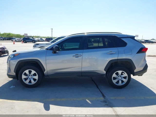 2T3H1RFV3MC105996 Toyota RAV4 LE