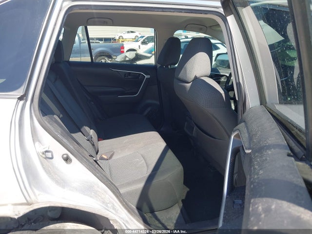 2T3H1RFV3MC105996 Toyota RAV4 LE