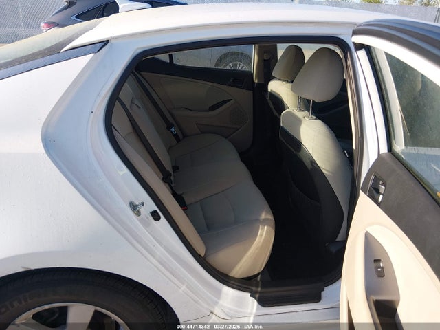 5XXGM4A73FG403886 KIA Optima Lx