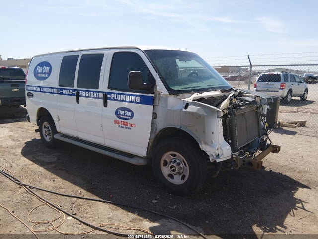 2014 1GTW7FCA8E1915600 main image
