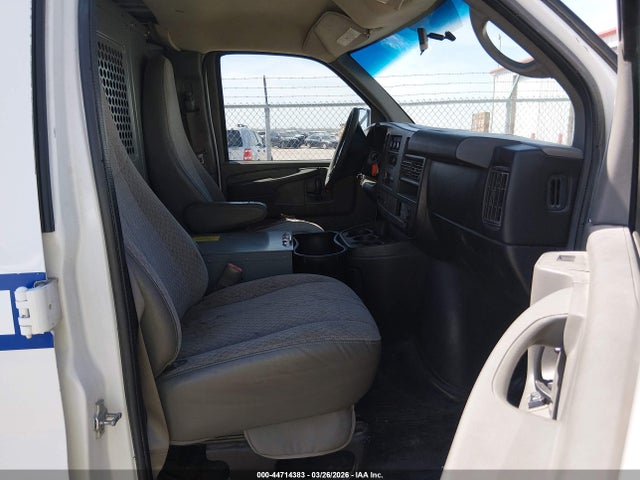 GMC Savana 2500 Work Van 2014 1GTW7FCA8E1915600 Image 5