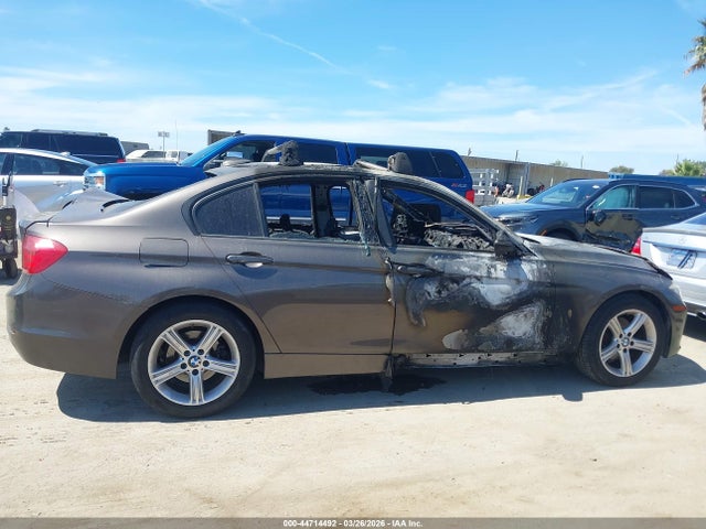44714492 :رقم المزاد ، WBA3B1C55EP678517 vin ، 2014 Bmw 320i مزاد بيع
