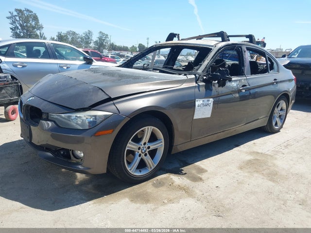 44714492 :رقم المزاد ، WBA3B1C55EP678517 vin ، 2014 Bmw 320i مزاد بيع