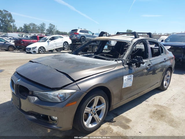44714492 :رقم المزاد ، WBA3B1C55EP678517 vin ، 2014 Bmw 320i مزاد بيع